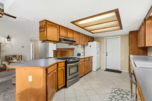 2725 Trout Cir, Grants Pass, OR 97527 - Photo 11