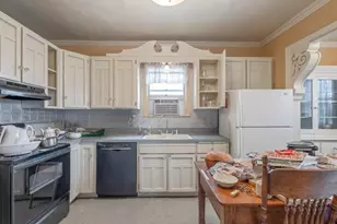 305 W 1st St, Prineville, OR 97754 - Photo 9