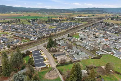 369 Cascade Drive, Central Point, OR 97502 - Photo 35