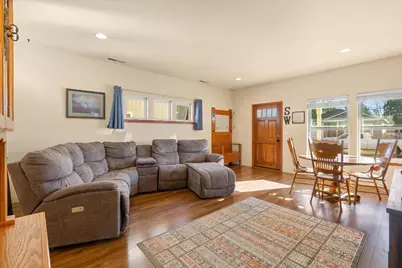 369 Cascade Drive, Central Point, OR 97502 - Photo 7