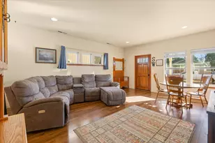 369 Cascade Dr, Central Point, OR 97502 - Photo 7