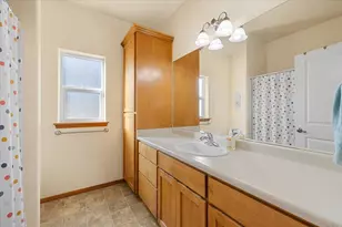 369 Cascade Dr, Central Point, OR 97502 - Photo 21