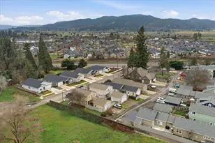 369 Cascade Dr, Central Point, OR 97502 - Photo 39