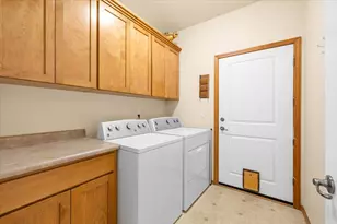 369 Cascade Dr, Central Point, OR 97502 - Photo 15