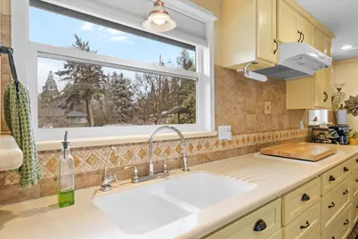 2671 Broadview Avenue, Medford, OR 97501 - Photo 9