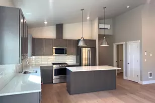 61221 SE Wagyu Dr, Bend, OR 97702 - Photo 3