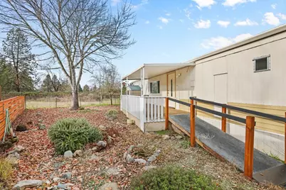 111 Briarwood Way, Grants Pass, OR 97526 - Photo 3