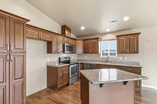 2646 Wyatt Dr, Medford, OR 97501 - Photo 9