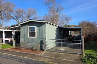 301 Freeman Rd, Central Point, OR 97502 - Photo 19