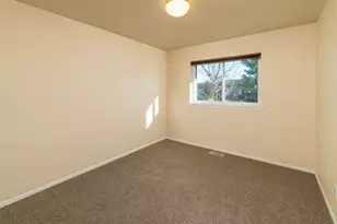 1511 SW 21st Pl, Redmond, OR 97756 - Photo 9