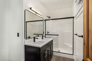 1441 NW 4th St, Redmond, OR 97756 - Photo 5