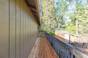 301 Canyon Dr, Grants Pass, OR 97527 - Photo 35