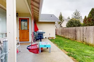 1821 SW I St, Grants Pass, OR 97526 - Photo 25