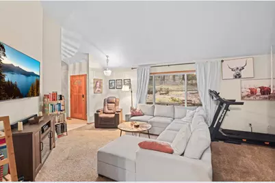 372 Thornbrook Drive, Merlin, OR 97532 - Photo 3