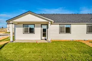 891 SE Starview Ave, Madras, OR 97741 - Photo 3