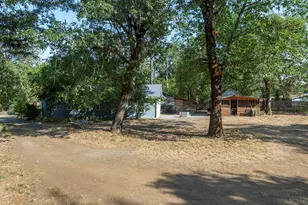 2524 Rockydale Rd, Cave Junction, OR 97523 - Photo 11