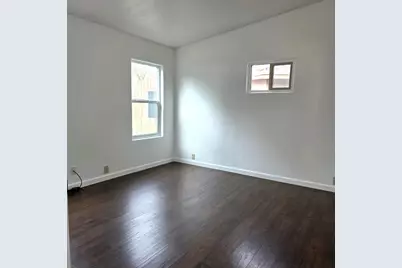 939 S Valley View Road #UNIT 10, Ashland, OR 97520 - Photo 9