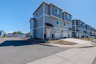 7890 28th St, White City, OR 97503 - Photo 1