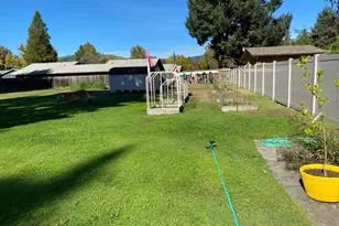 955 SW Rogue River Ave, Grants Pass, OR 97526 - Photo 13