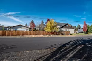 2424 SW Pumice Ave, Redmond, OR 97756 - Photo 31