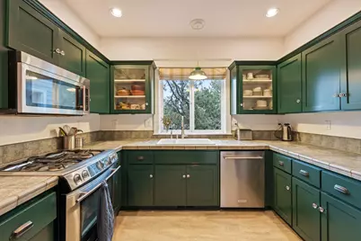 250 NW 17th Street, Bend, OR 97703 - Photo 17