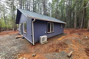 151 Linkhart Dr, Selma, OR 97538 - Photo 3