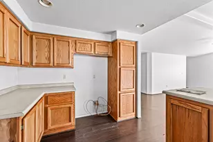 2324 Maple Park Dr, Medford, OR 97501 - Photo 15