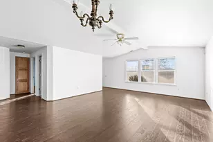 2324 Maple Park Dr, Medford, OR 97501 - Photo 9