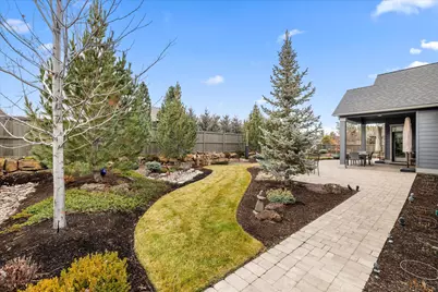 60873 SW Headwaters Loop, Bend, OR 97702 - Photo 59