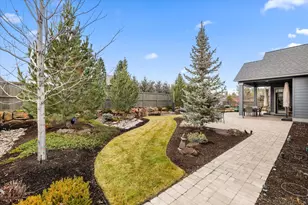 60873 SW Headwaters Loop, Bend, OR 97702 - Photo 59