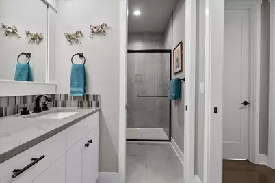 60873 SW Headwaters Loop, Bend, OR 97702 - Photo 37