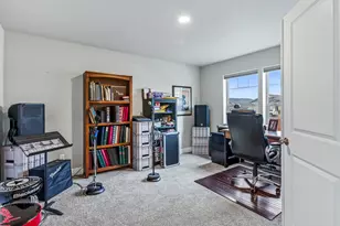 660 NW 26th St, Redmond, OR 97756 - Photo 17