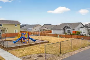 660 NW 26th St, Redmond, OR 97756 - Photo 39