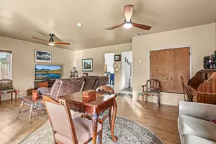 925 Winchester Ave, Medford, OR 97501 - Photo 9