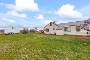 1030 S Adams Dr, Madras, OR 97741 - Photo 11