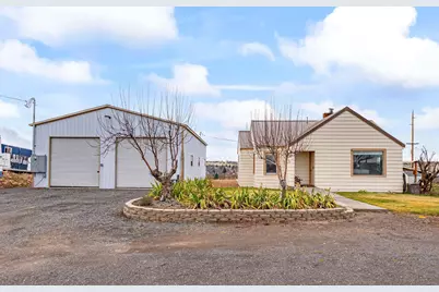 1030 S Adams Drive, Madras, OR 97741 - Photo 1