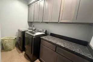 594 W Gregory Rd, Central Point, OR 97502 - Photo 13
