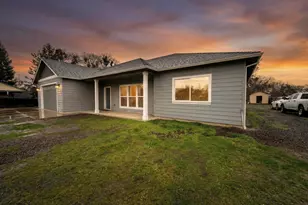 594 W Gregory Rd, Central Point, OR 97502 - Photo 21