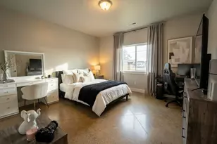 594 W Gregory Rd, Central Point, OR 97502 - Photo 9