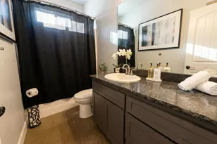 594 W Gregory Rd, Central Point, OR 97502 - Photo 11