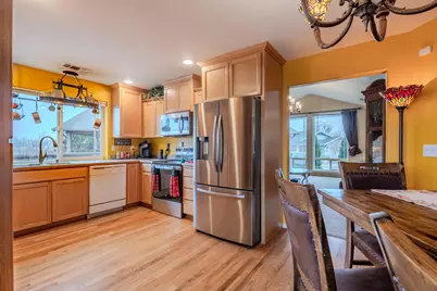 418 Phoenix Hills Dr, Phoenix, OR 97535 - Photo 9