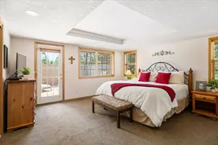 57785 Mt Rainier Ln, Sunriver, OR 97707 - Photo 11