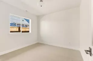 1692 NW Larch Ave, Redmond, OR 97756 - Photo 29