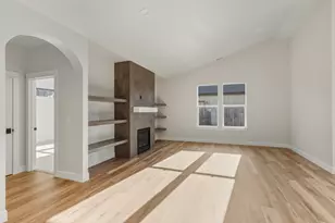 1692 NW Larch Ave, Redmond, OR 97756 - Photo 5