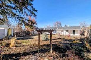 943 S 4th St, Lakeview, OR 97630 - Photo 17