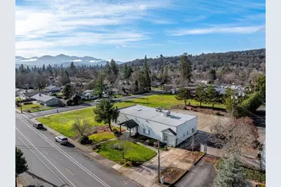 1596 NW Washington Boulevard, Grants Pass, OR 97526 - Photo 7