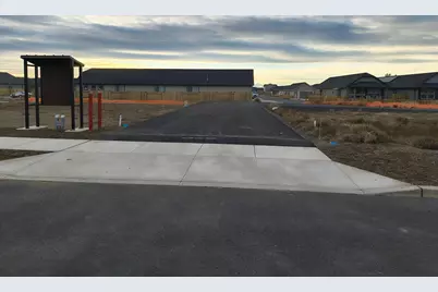 3237 NW 8th Street, Redmond, OR 97756 - Photo 5