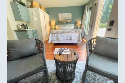 175 E E Street, Jacksonville, OR 97530 - Photo 3