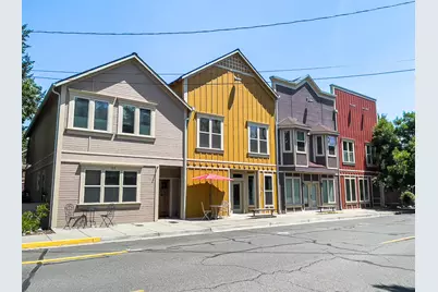 175 E E Street, Jacksonville, OR 97530 - Photo 29