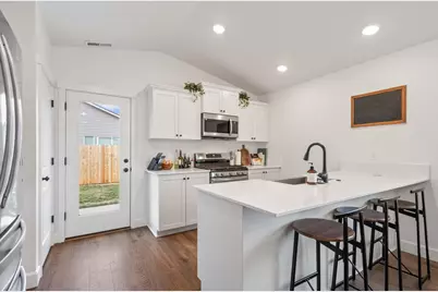 262 NW Par Avenue, Madras, OR 97741 - Photo 7